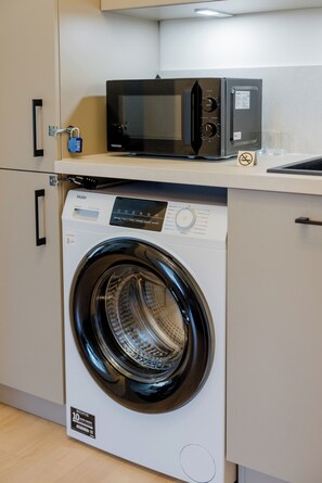Comfort Apartment, 3 Bedrooms | Private kitchen
