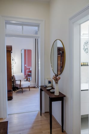 Comfort Apartment, 3 Bedrooms | Premium bedding, individually decorated, individually furnished - Lumen Homes Heritage Boutique Apartments (Munich)