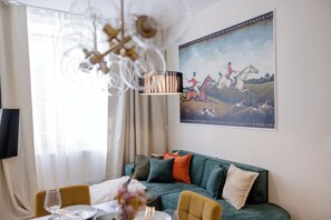 Comfort Apartment, 3 Bedrooms | In-room dining