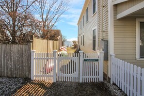A gated residential area with a sign indicating it's for ship's bell residents only. - East End Studio With Private Beach Access (Provincetown)