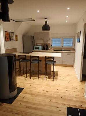 Private kitchen - Apartment 'Gîte À L'orée Du Verger' with Mountain View, Wi-Fi and Air Conditioning (Griesbach-au-Val)