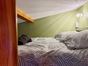 1 chambre, fer et planche Ă repasser, Wi-Fi, draps fournis
