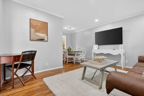 Living area - Your Hillside Haven VRBO (Bartlesville)