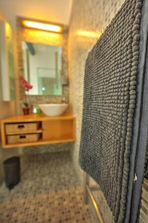 Hair dryer - Central Valletta Duplex with Balcony (Valletta)
