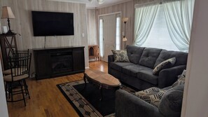 Living area - Historic Downtown Harriman (Harriman)