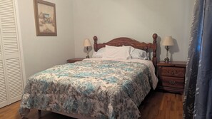 Room - Historic Downtown Harriman (Harriman)