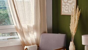 2 dormitorios, escritorio, wifi gratis y ropa de cama