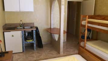 Monolocale (Studio Apartment with balcony and sea)