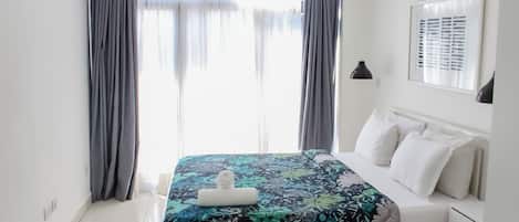 Deluxe Apartment, Garden View | Blackout curtains, iron/ironing board, free WiFi