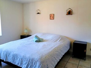 3 bedrooms, iron/ironing board, WiFi, bed sheets - La Ferme de Liévin, jardin, wifi, 6pers (Liévin)