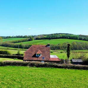 Exterior - Holly Cottage | Stylish Rural Retreat | Sussex near Bodiam, Rye, coast vineyards (Robertsbridge)