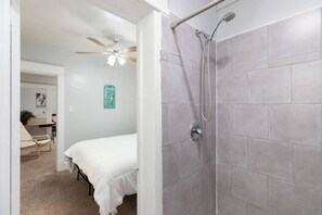 Hair dryer, towels - Downtown Apartment - Heart of SLC (Salt Lake City)