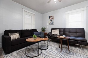 TV - Downtown Apartment - Heart of SLC (Salt Lake City)
