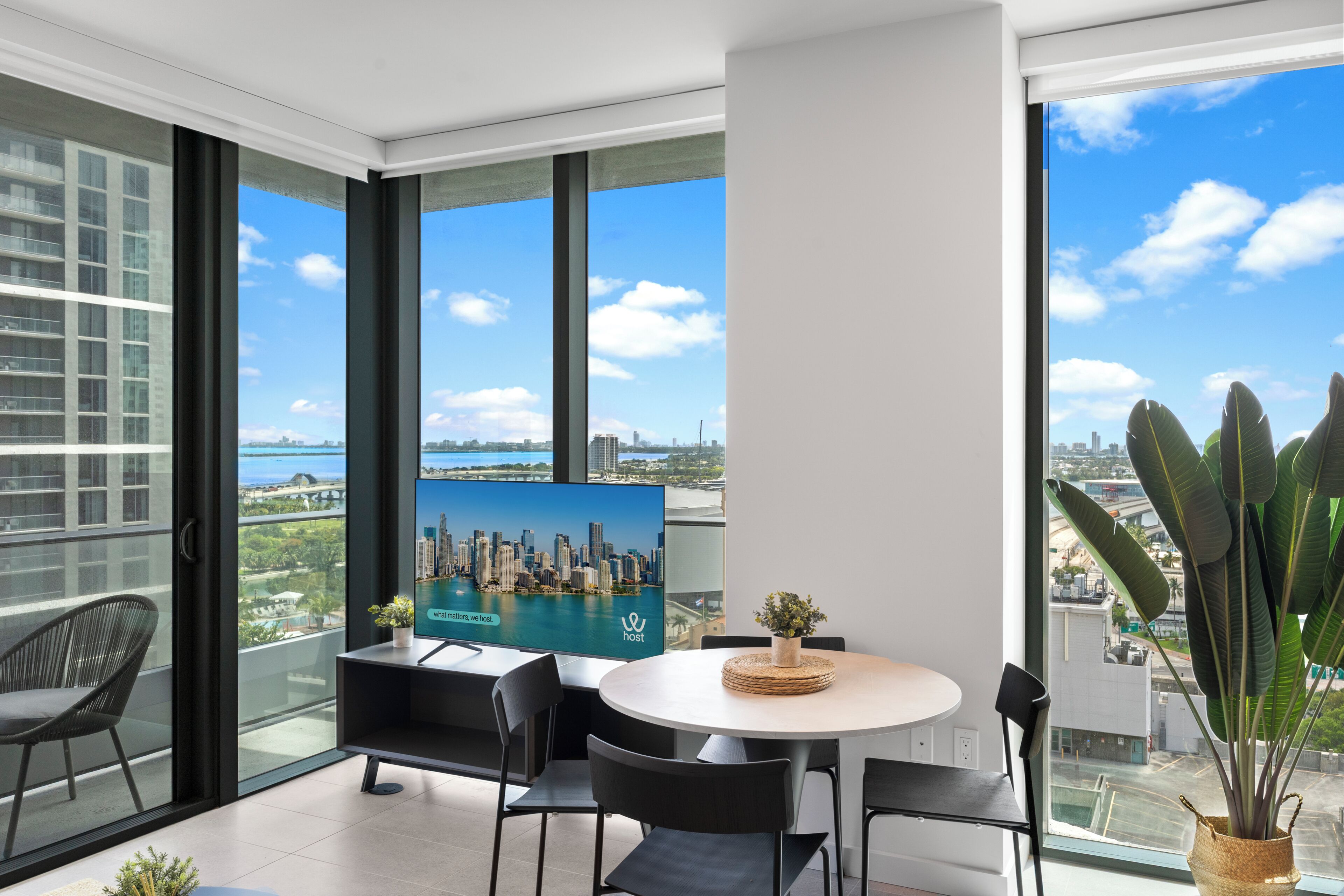 Appartement Ville, 2 chambres, vue ville | Salle à manger