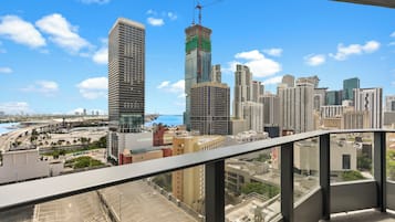Apartamento City, 2 habitaciones, vistas a la ciudad | Balcón