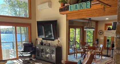 Spacious 4-bedroom house with AC in peaceful Naples