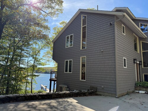 Spacious 4-bedroom house with AC in peaceful Naples