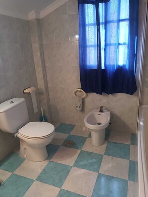 Hair dryer, bidet, towels, soap - Bahia Sol Apt. Magnificent views of the Bay of Málaga and 1 km from the beach. (Torre de Benagalbón)