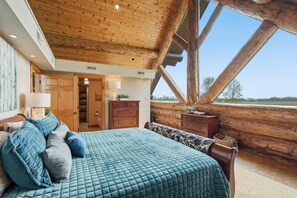 5 bedrooms, iron/ironing board, free WiFi, bed sheets - Luxury Lodge +Guest House + Sleeps 14  + World Cup (Greenwood)