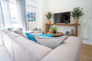 Living area - Modern central apartment for couples with 2 balconies - relax in style (Rodos)