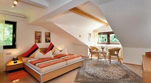 2 bedrooms, in-room safe, desk, iron/ironing board - Vacation apartment "Sonnenfleckerl" approx. 100 sqm *****DTV classification (Drachselsried)