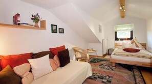 2 bedrooms, in-room safe, desk, iron/ironing board - Vacation apartment "Sonnenfleckerl" approx. 100 sqm *****DTV classification (Drachselsried)