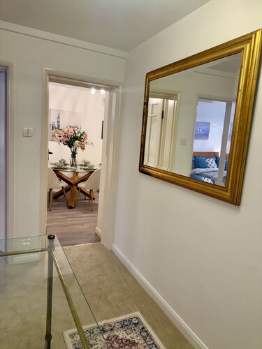 Lovely quiet apartment 5 mins from the beach