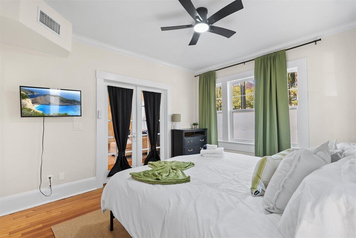 2 bedrooms, iron/ironing board, WiFi, bed sheets