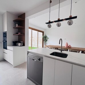 Private kitchen - House with Private Pool, Comfortable and Family Friendly (Maria de la Salut)