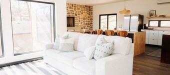Sparrow House and Carolina Cottage- 2 lakeview homes, Sleeps 18
