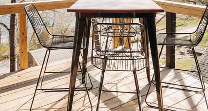 Sparrow House and Carolina Cottage- 2 lakeview homes, Sleeps 18