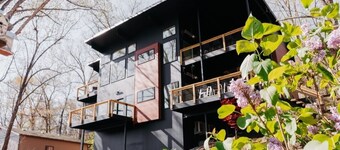 Sparrow House and Carolina Cottage- 2 lakeview homes, Sleeps 18