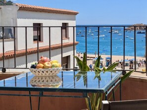 Outdoor dining - EVH106 Apartment in the Heart of Tossa de Mar (Tossa de Mar)