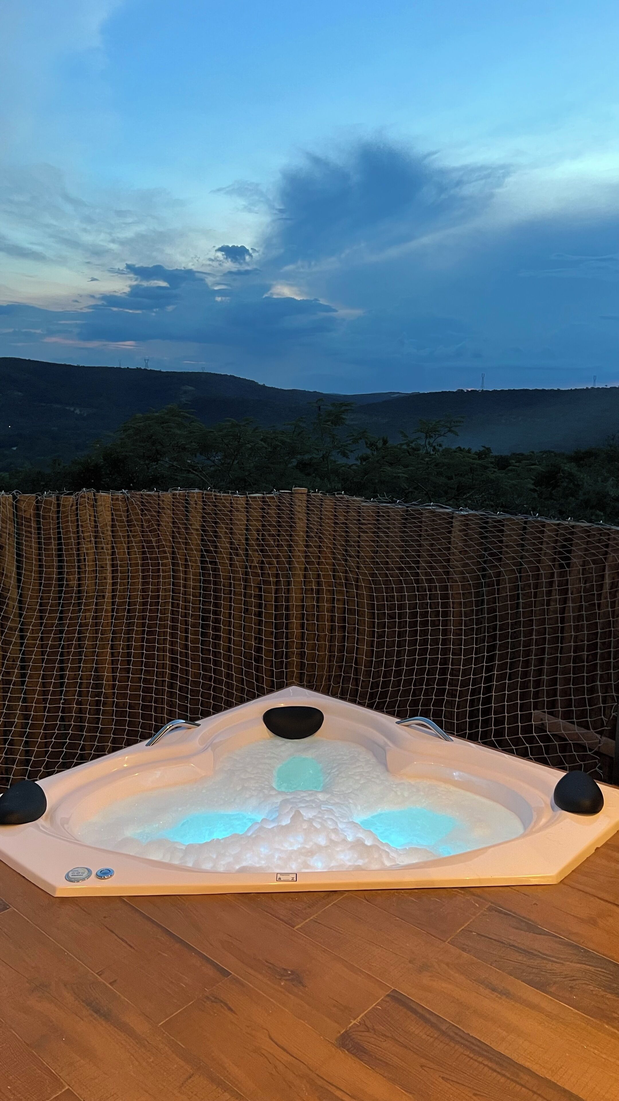 奢華小屋 | 室外 SPA 浴池