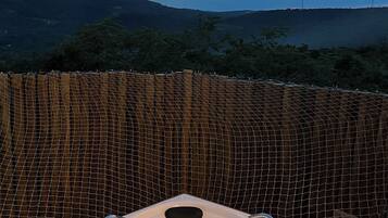 Cabaña de lujo | Bañera de hidromasaje al aire libre