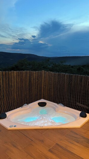 Luxury Cabin | Outdoor spa tub - Cabanas do Cerrado Cipó (Jaboticatubas)