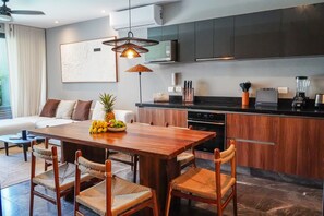 Smart TV, books, offices - Tulum Family Stay 2 Bedrooms + swim up (Tulum)