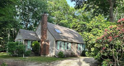 The Salteen House. Family Cape Escape • Dogs Welcome • Near Nauset & Skaket