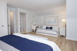 Room - The Salteen House! New to the RENTAL market. Great for two families! (Orleans)