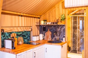 Kaffe- och tebryggare och brödrost