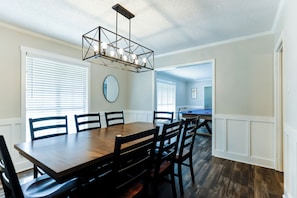 Dining - Hot Tub, Pool Table, Ping-Pong, Private Playground, Fire Pit, Library, Play Room (Valdosta)