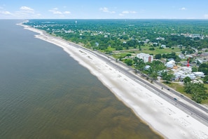 Beach - Coastal 3BR Retreat w/ Pool, Sunroom & King Beds (Pass Christian)