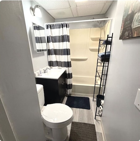 Bathroom. H4-1 Bedroom located at the Inner Harbor