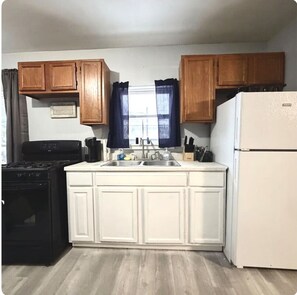 Private kitchen - H4-1 Bedroom located at the Inner Harbor (Syracuse)