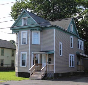 Exterior - (F2)Convenient 2bdrm Syracuse University apartment (Syracuse)