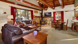 Interior - Oakwood Cottage #2582 (Sugarloaf)