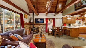 Cabin, Multiple Beds, Mountain View (2582) | Living area - Oakwood Cottage #2582 (Sugarloaf)