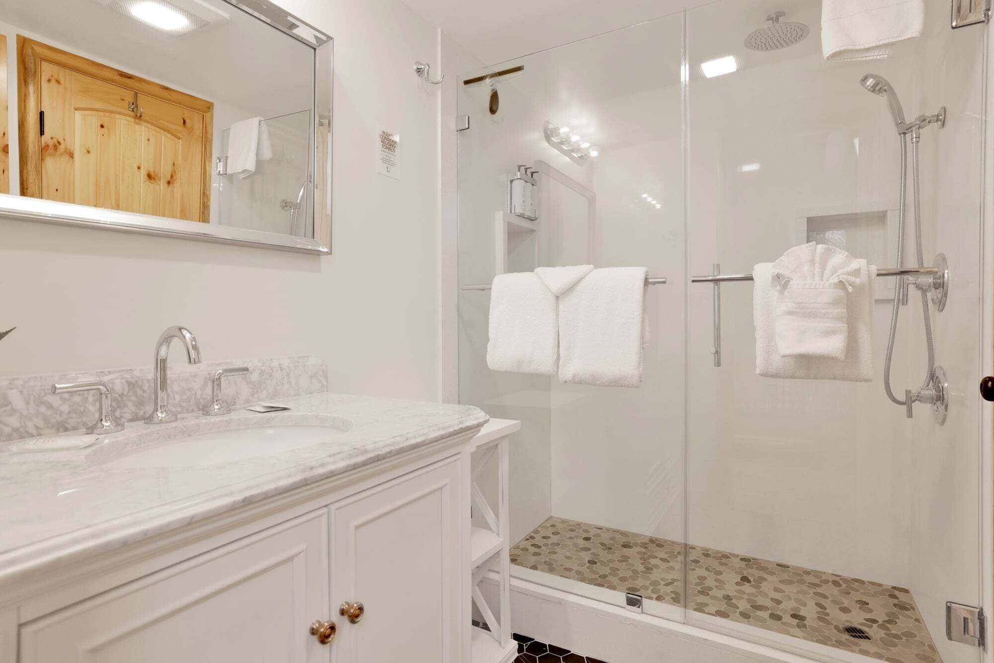 Cabin, Multiple Beds, Hot Tub, Mountain View (2586) | Bathroom