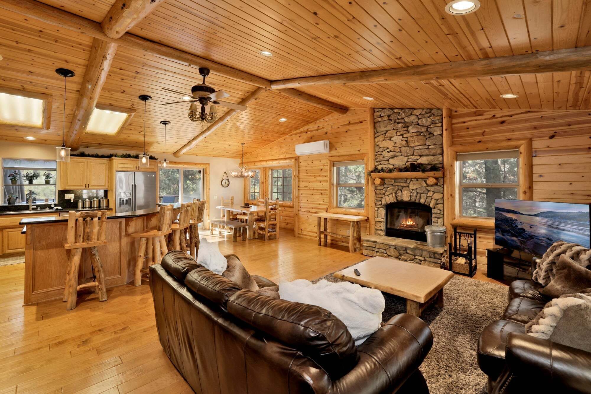 Cabin, Multiple Beds, Hot Tub, Mountain View (2588) | Living area