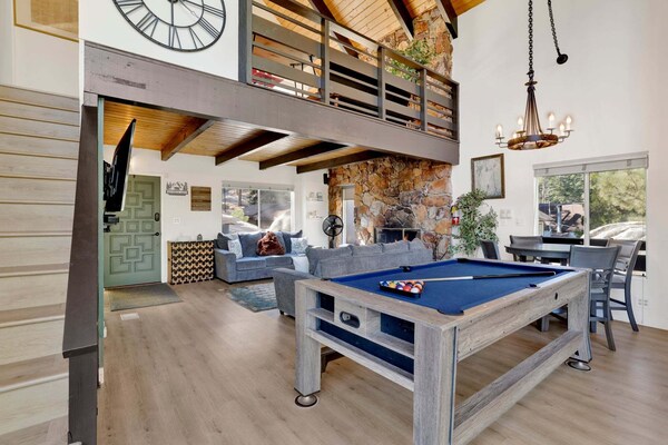 2590-round Rock Lodge - Green Valley Lake, CA